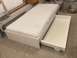 Bett von Minimöbel, mit Bettkasten+Lattenrost, ohne Matratze