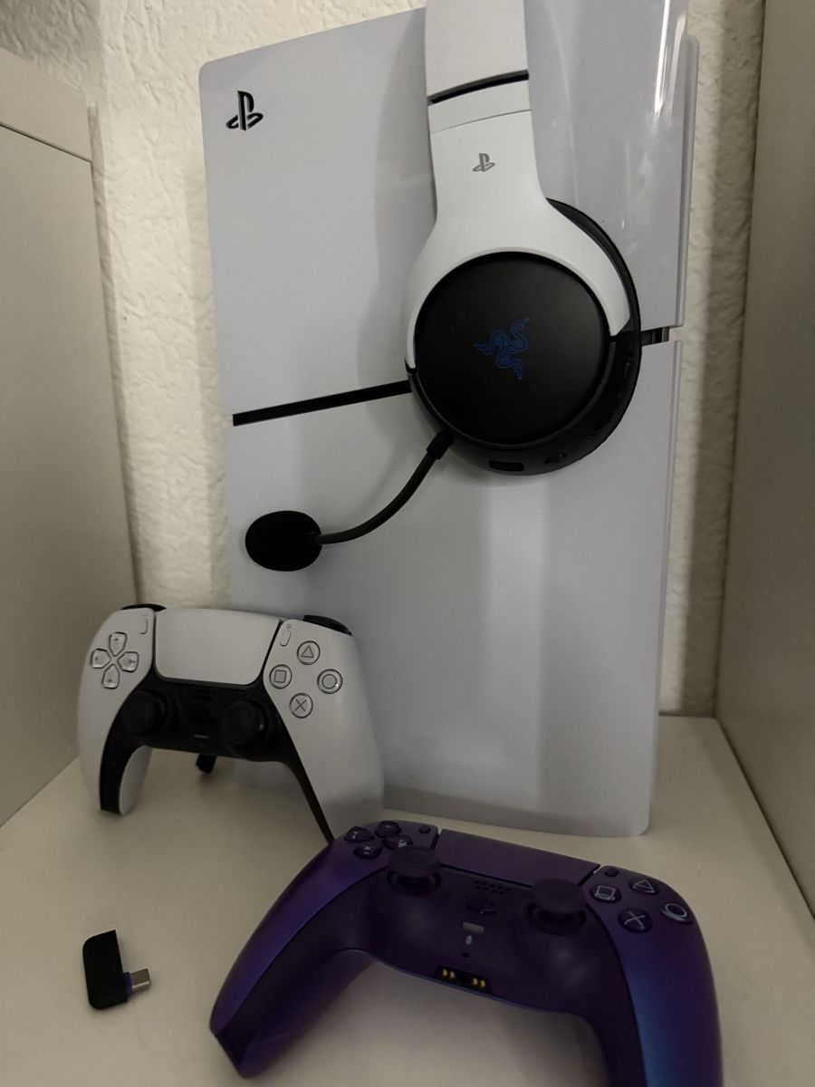 Consoles: Playstation 5 Bundle: Konsole, Headset & 2 Controller – D'occasion à Boswil par virgi06 4