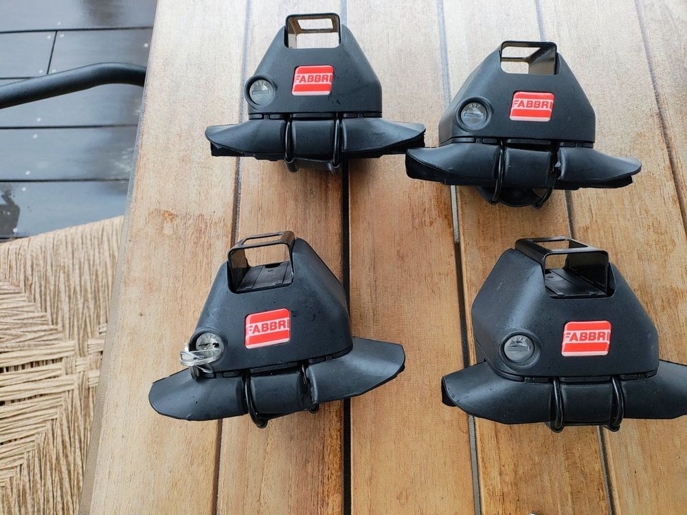 KIT D'ATTACHES POUR Barres De Toit Menabo Modèle Thème Code FIX025G EUR