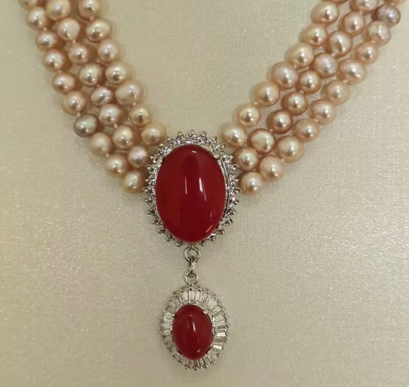 Collier perles et Agate rouge (Neuf avec emballage d'origine) à St ...