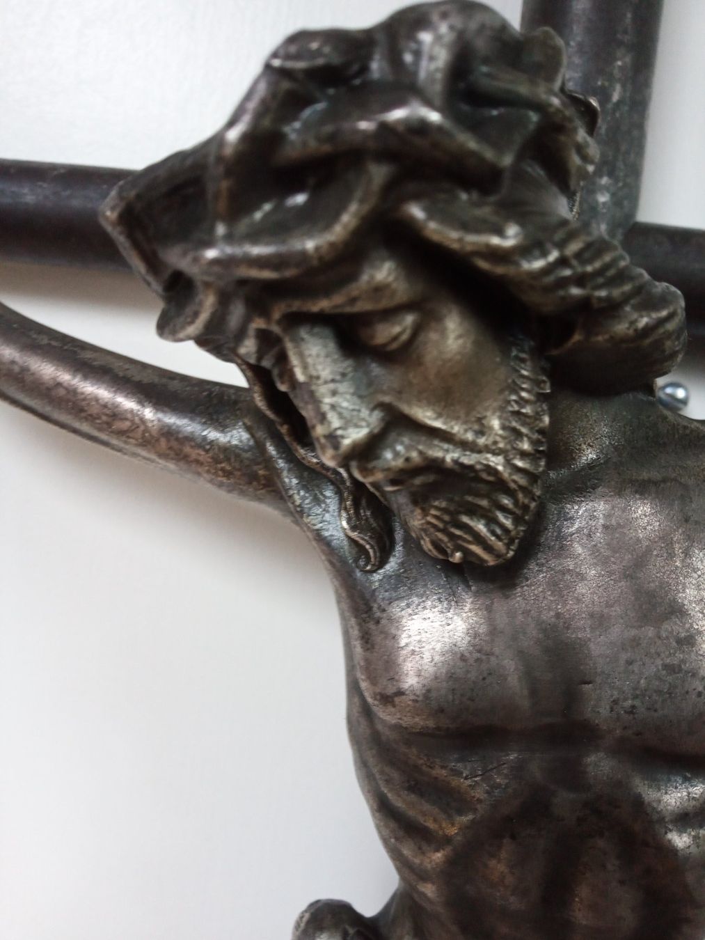 Statuette: Schweres Eisen Kruzifix – Usato da Zürich venduto da edi_c2m6 1