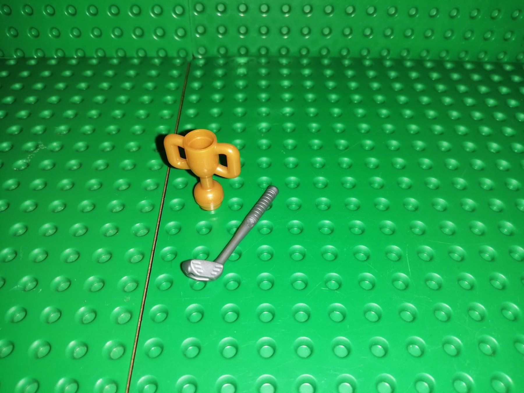 Lego Baukästen: Le parcours du mini golf Lego. – Gebraucht aus La tour de treme von  5