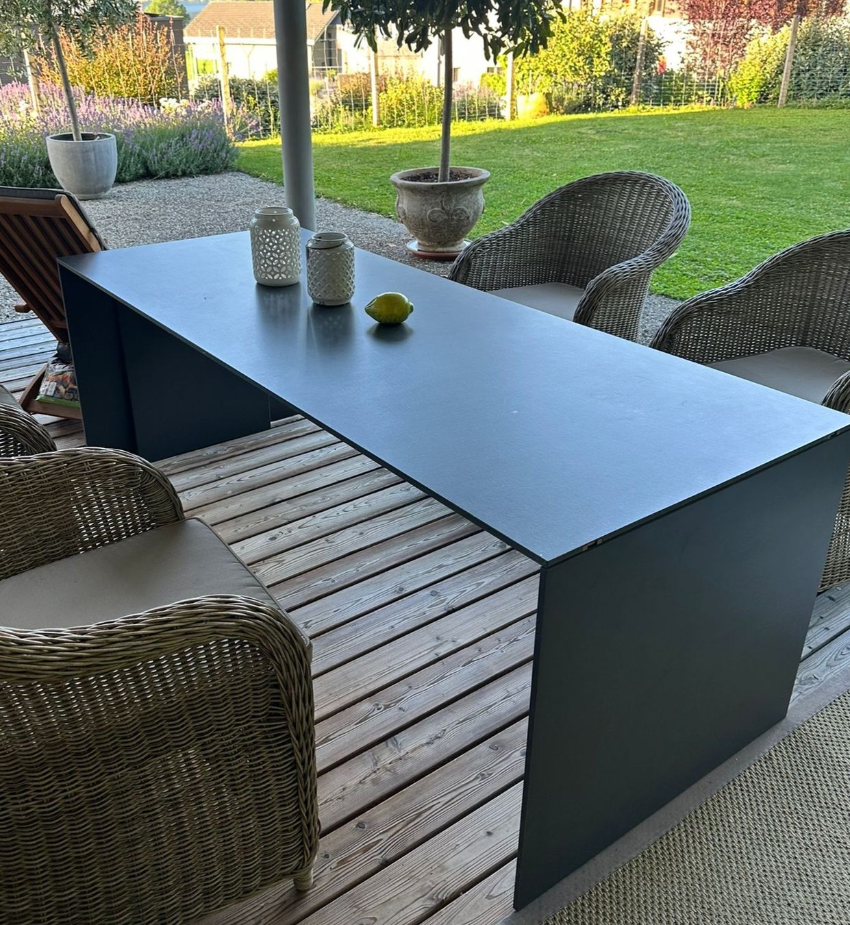 Tische: Gartentisch schwarz modern – Gebraucht aus Luzern von luzri 1