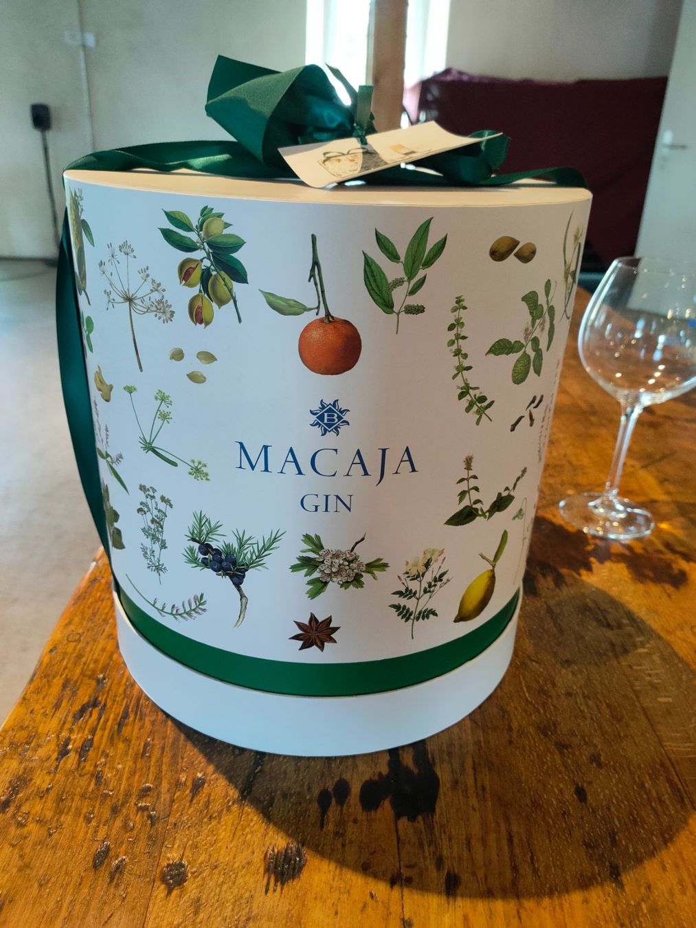 Spirituosen: Macaja Bocchino Gin 46.8% - 50cl mit 2 Gläser – Neu und originalverpackt aus Aarwangen von Muellerli76 1