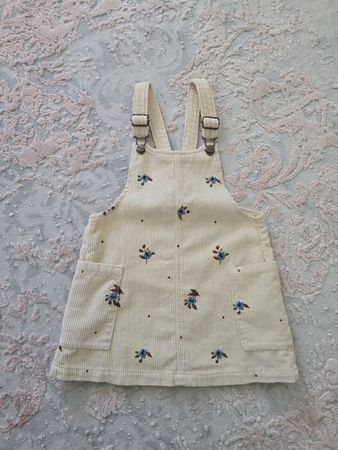 Latzhose in beige v. ZARA