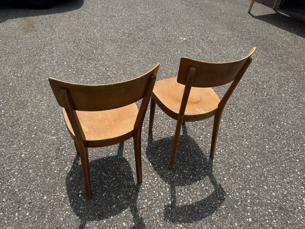 Chaises: 2 Beizenstühle ab 1.-  – D'occasion à Grenchen par Design-Outlet 3
