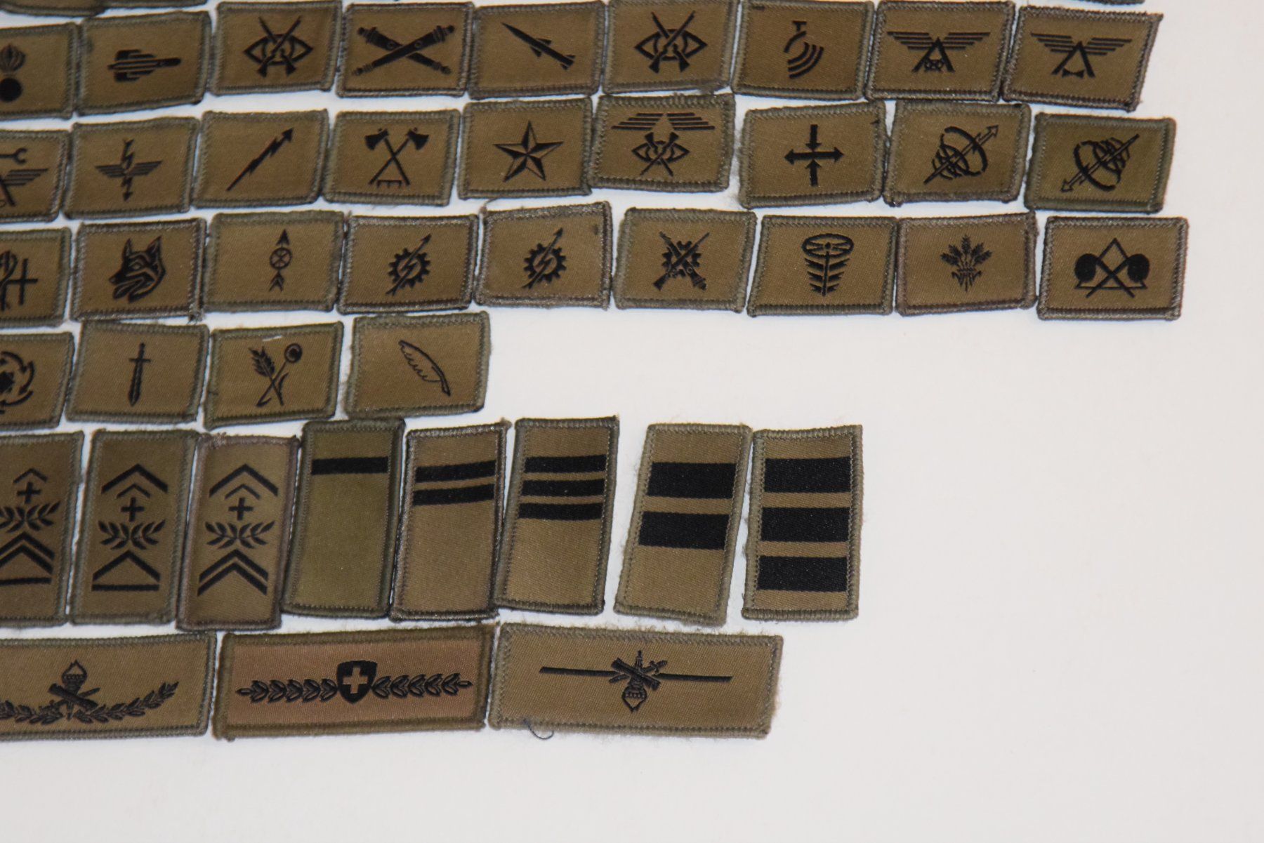 Schweizer Armee Placchette & Badge: Militärabzeichen – Usato da Weiningen ZH venduto da Gubristtunnel 4