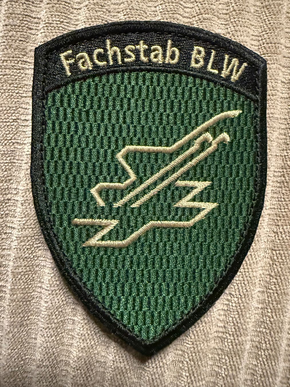 Schweizer Armee Placchette & Badge: B-Badge: Fachstab BLW - Schweizer Luftwaffe – Usato da Brütten venduto da Hst1