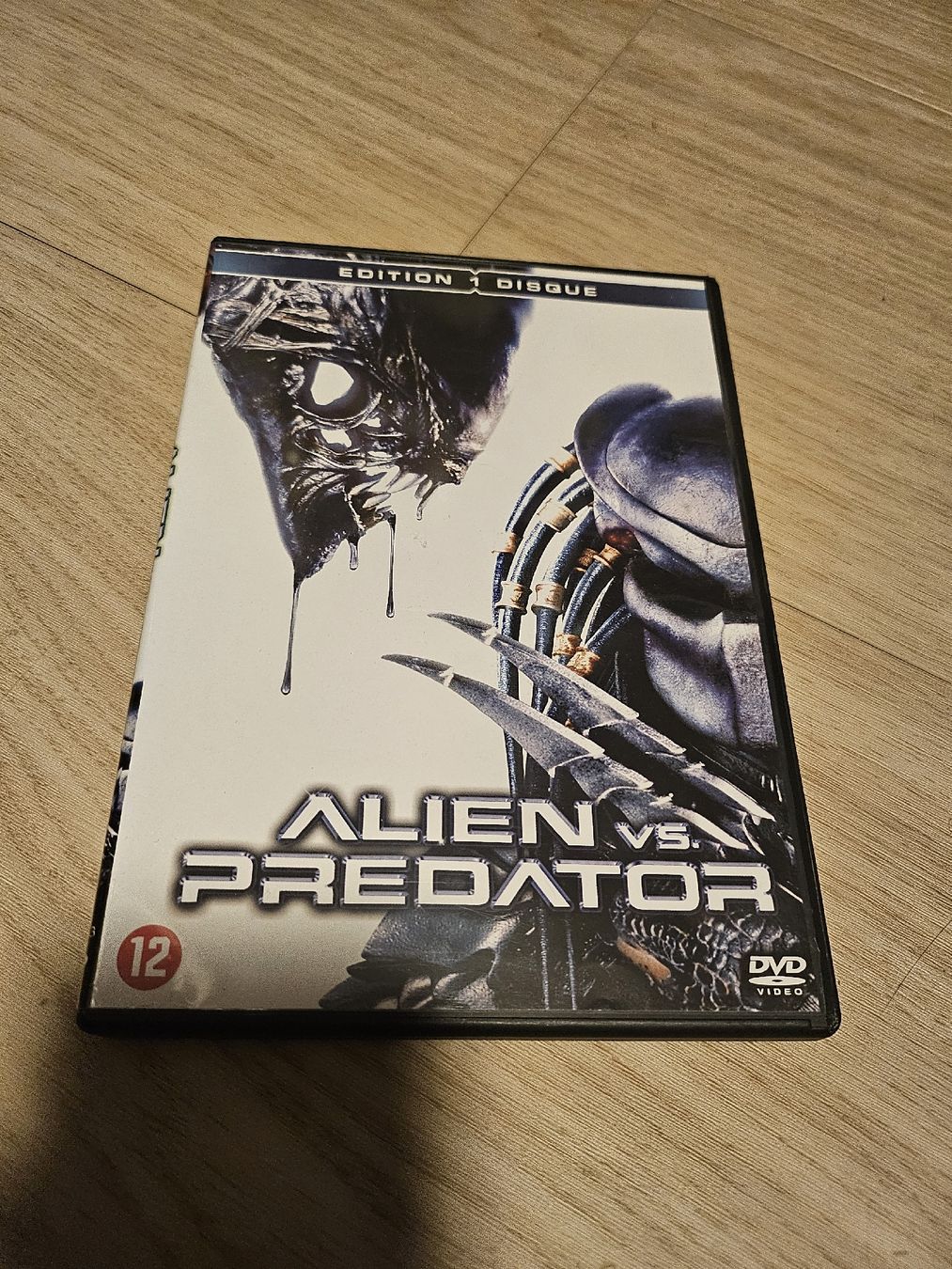 Tous les DVDs: DVD Alien vs Predator - Edition Spéciale – D'occasion à La Joux FR par car_ck96