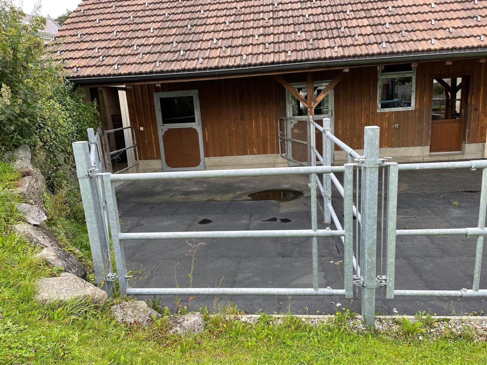 Sonstiges: Absperrungen Pferde-Auslauf – Gebraucht aus Hittnau von  3