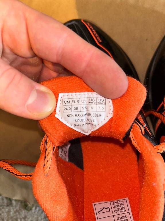 Scarpe da uomo: Yonex Hallenschuhe – Usato da Birsfelden venduto da jos_rc6t 3