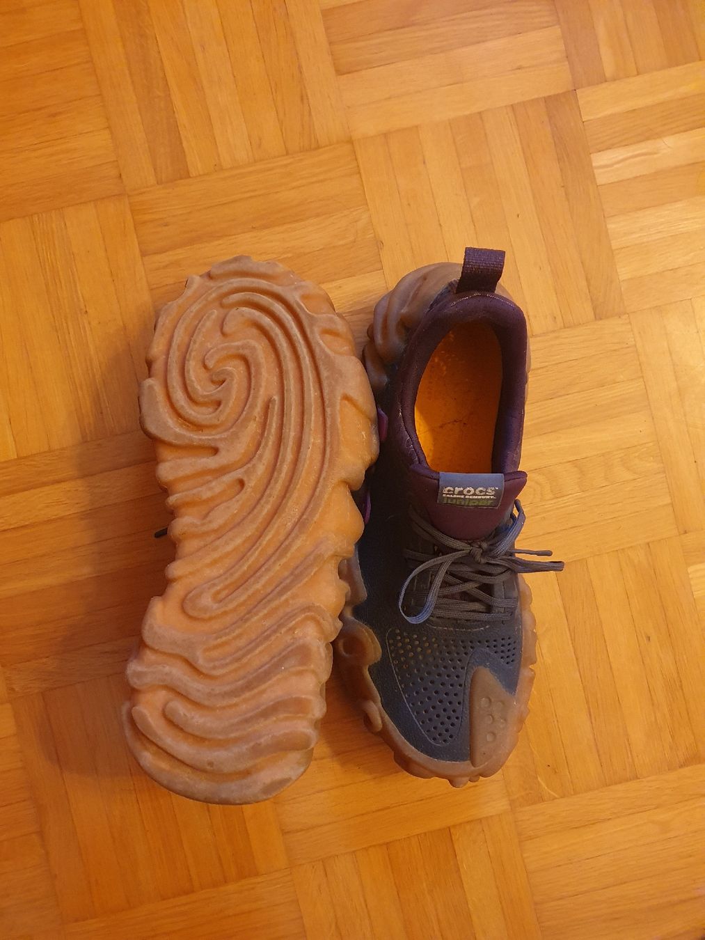 Crocs Scarpe da uomo: Crocs: salehebembury x juniper - Grösse 45 – Nuovo (secondo la descrizione) da Sennhof (Winterthur) venduto da Lexaagirl 1
