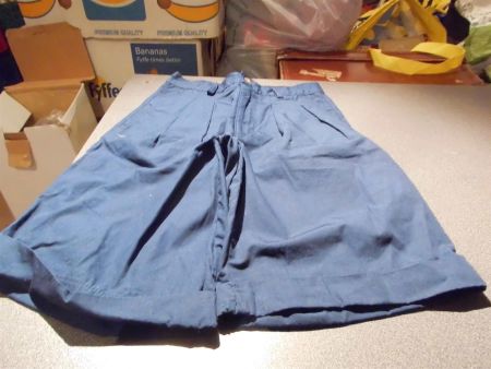Shorts Grösse 10, by American, dunkelbla