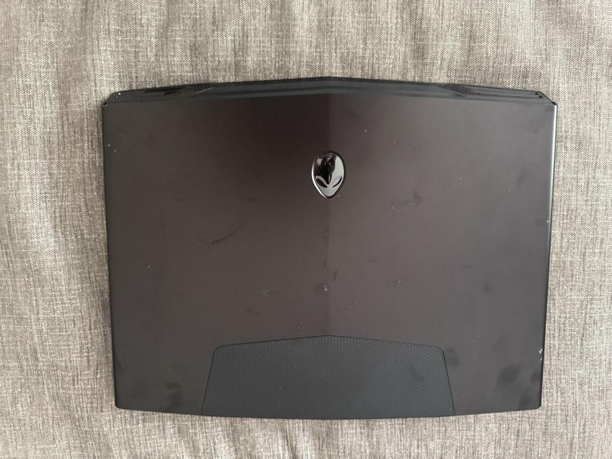 Alienware Notebooks: Alienware M17x R2 Gaming Laptop – Gebraucht aus Adliswil von Busys 5