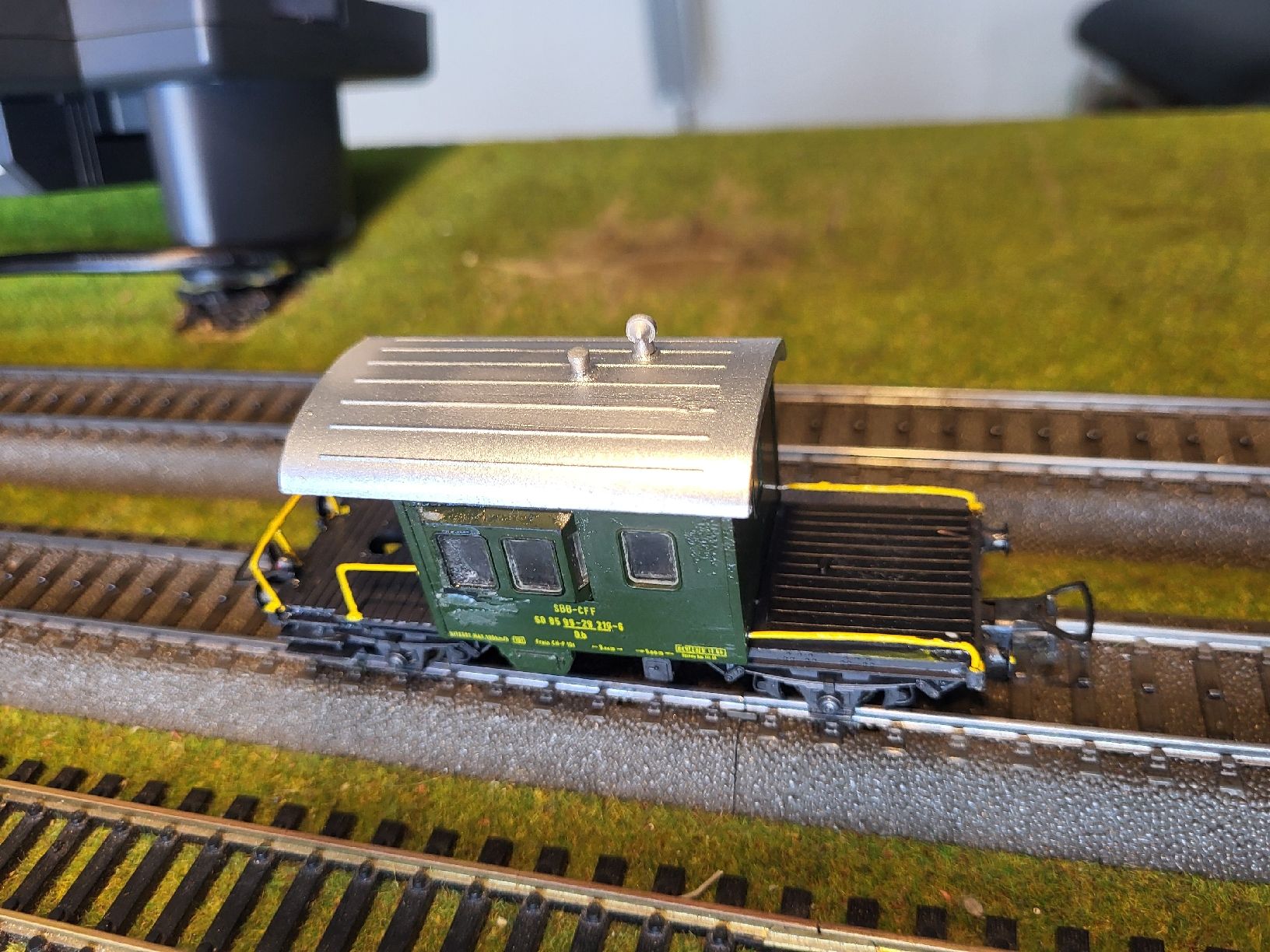 Liliput Modellini di ferrovie: Lilliput Sputnick Wagen AC – Usato da Pfäffikon SZ venduto da abschleppfahrzeug 1