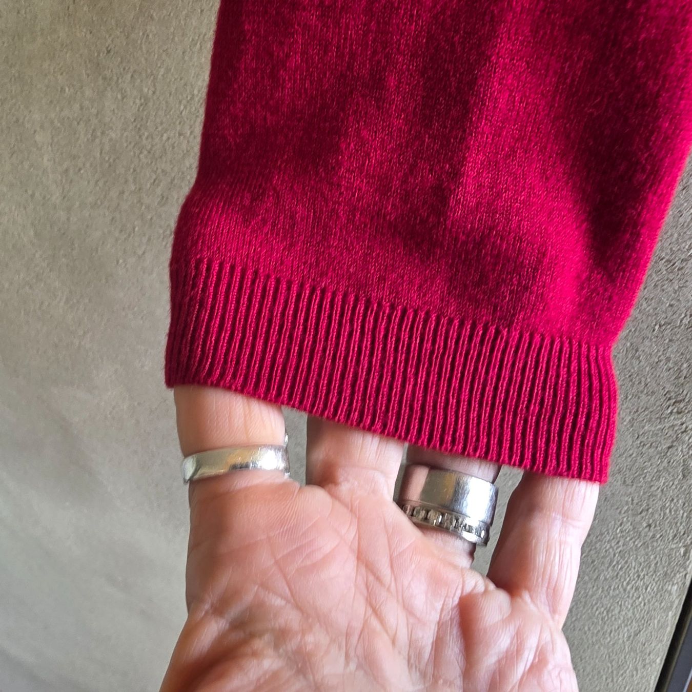 Guess Maglioni & Felpe: 🐸 GUESS LOGO PULLOVER M RAYON MIT STRASS ROT – Nuovo (secondo la descrizione) da Môtier (Vully) venduto da Frogs 3