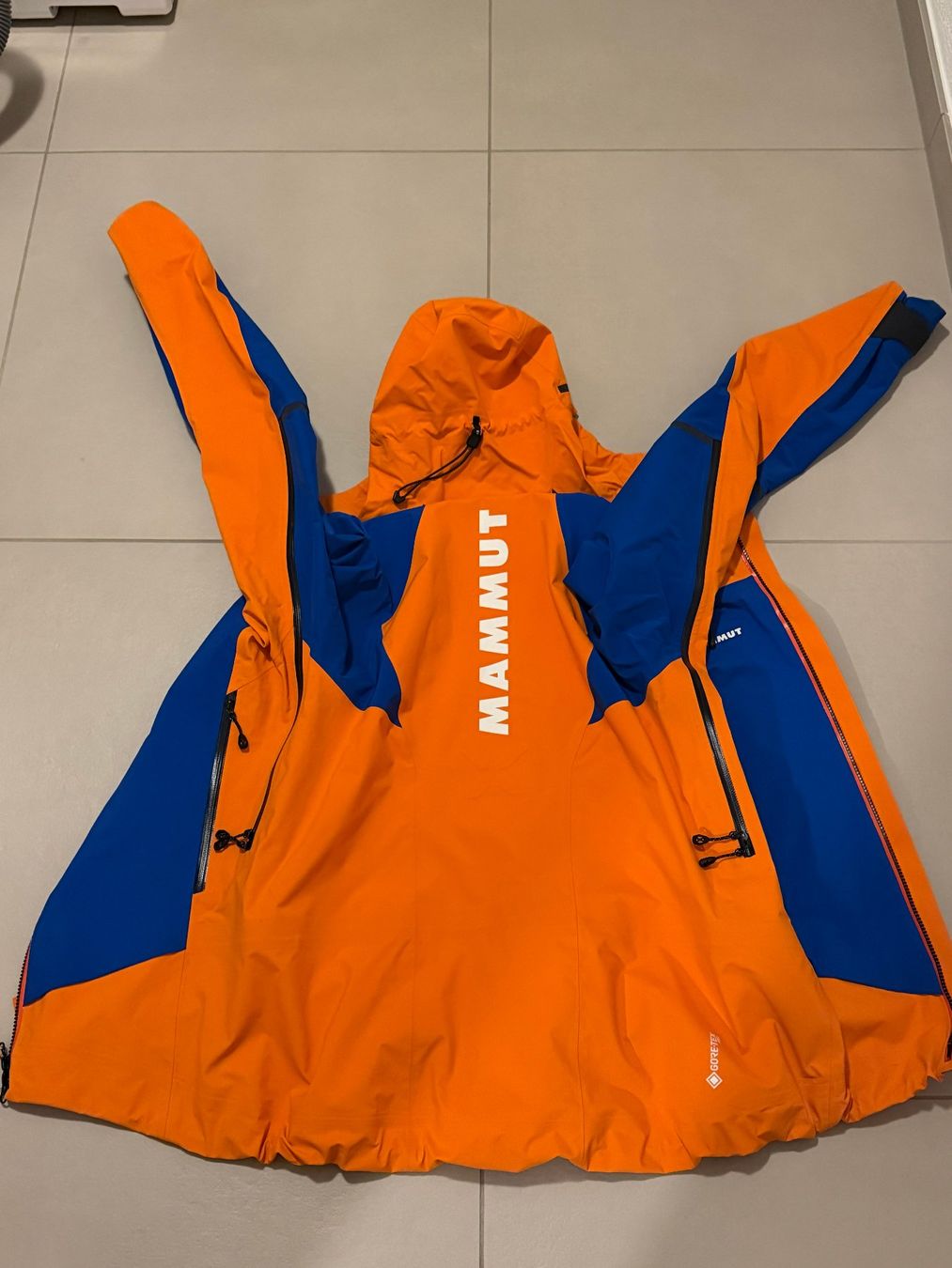 Mammut Giacche: Mammut - Eiger Nordwand Pro Hardshell Hooded Jacket - SMALL – Nuovo (secondo la descrizione) da Kriens venduto da jas_wc95 1