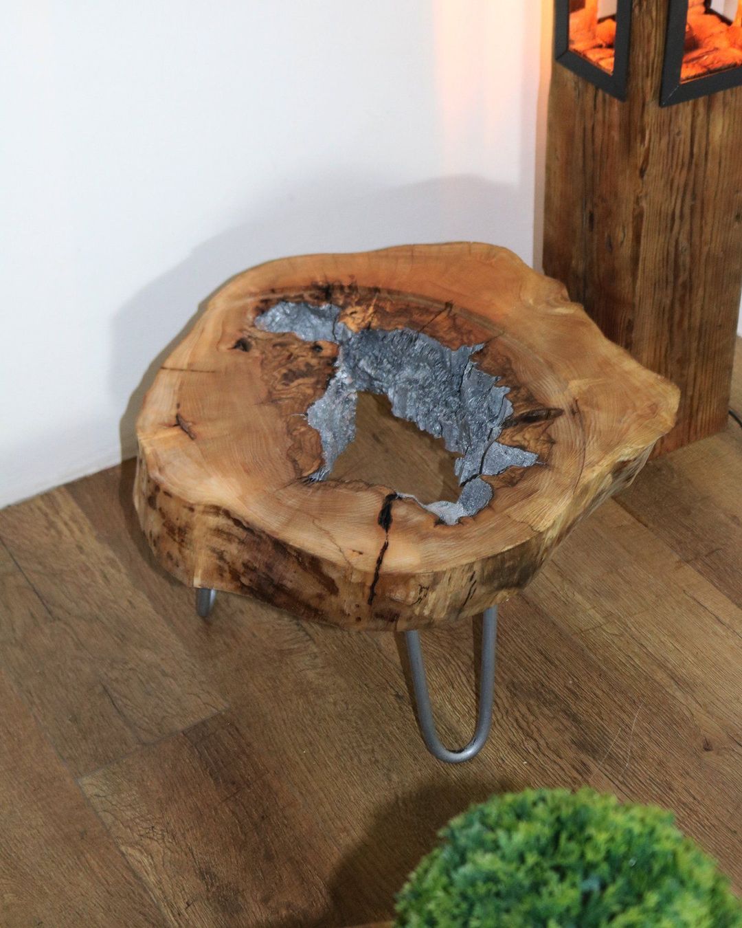 Tische: Klubtisch aus Holz Rustikal – Gebraucht aus Zürich von Miki_Schreiner 1