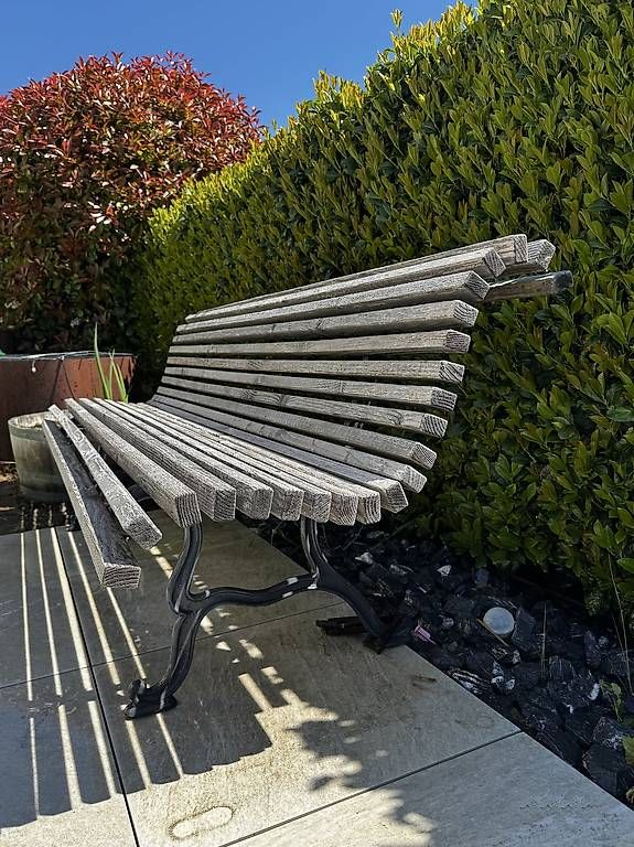 Panchine: Gartenbank mit Gusseisernen Füssen  – Usato da Gutenswil venduto da Elise16 2