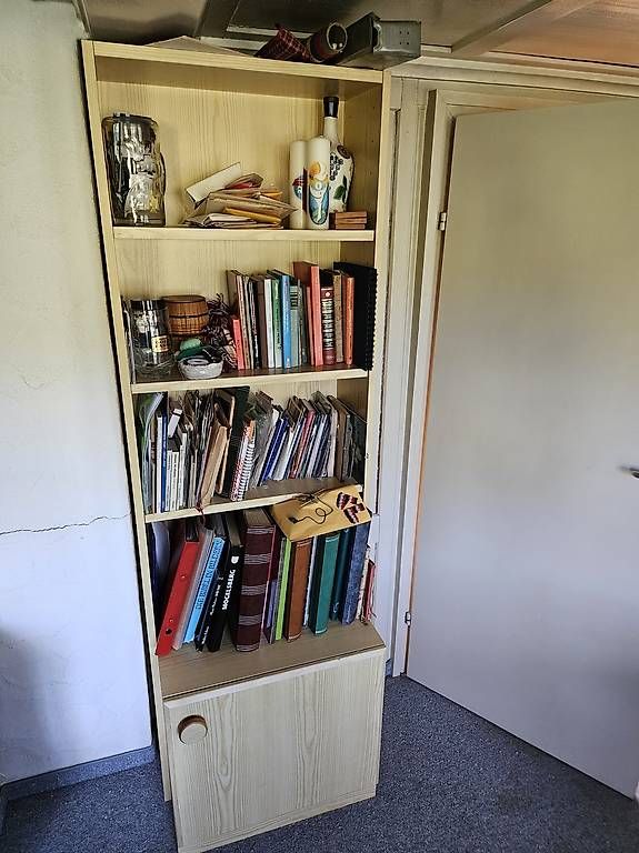 Regale: Bücherregal – Gebraucht aus Degersheim von jakschw