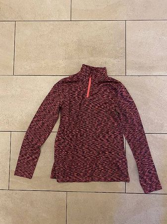 Veste de sport: fille ou garçon: comme neuve: T146/152