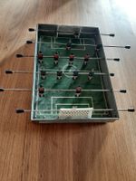 antiker winziger Fussballkasten Tschüttelikasten Blech
