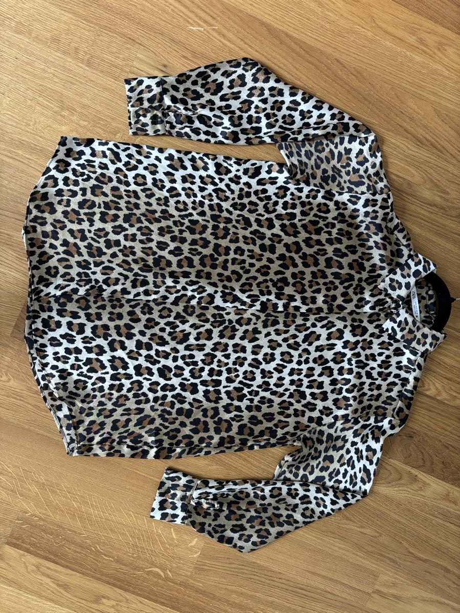 Zara Blusen: Zara patterned blouse in a leopard print Size M Oversize – Gebraucht aus Zürich von cha_jz8q 4