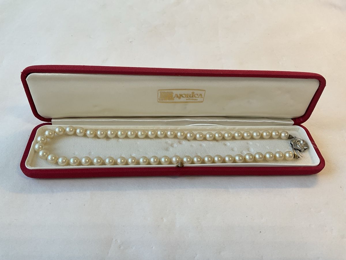 Catenine: Ancien collier de perle avec fermoir en argent  – Usato da Malleray venduto da Robot12