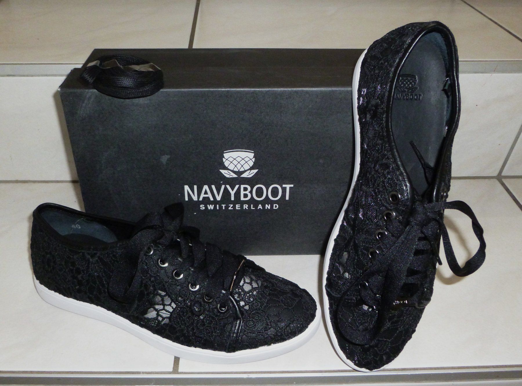 Navyboot Damenschuhe: NAVYBOOT  SNEAKER NEU  GR. 40 – Neu und originalverpackt aus Läufelfingen von Kamari