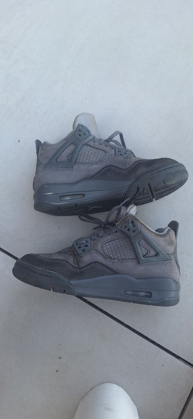 Jordan Chaussures garçon: Baskets Jordan enfants gris taille 36 usure visible – D'occasion à Lignières par ren_jc6s 1