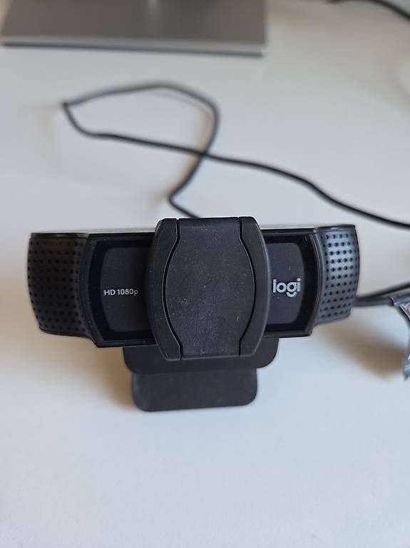 Monitore: Home Office Set (Monitor, Webcam) – Gebraucht aus Zürich von Le1 1