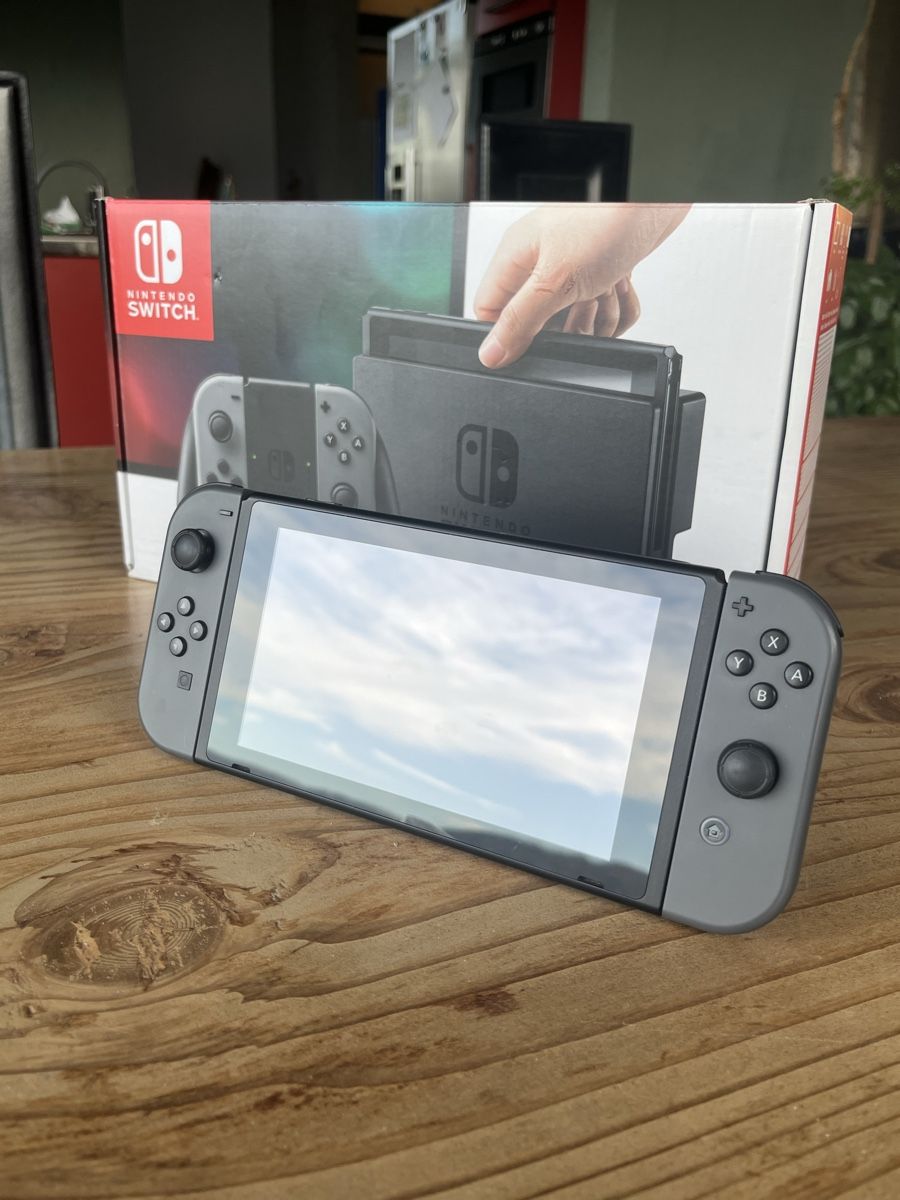 Nintendo Konsolen: Nintendo Switch schwarz – Neu (gemäss Beschreibung) aus Port von PrimeRides