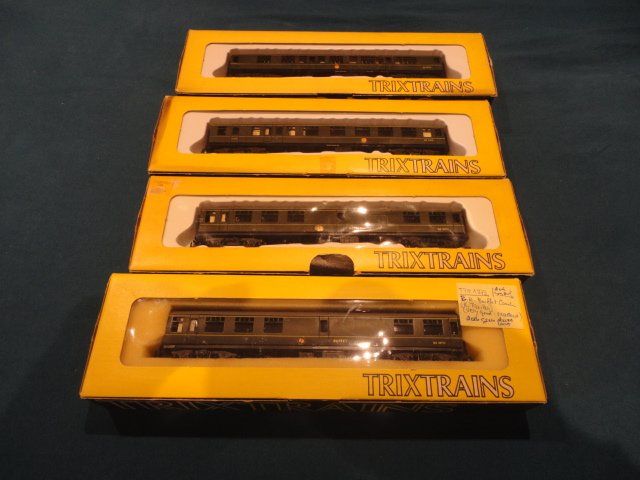 Trix Modellini di ferrovie: Trix Trains 4 Pullmann Wagen der British Railway im OKT – Usato da Wittenwil venduto da trixmartin