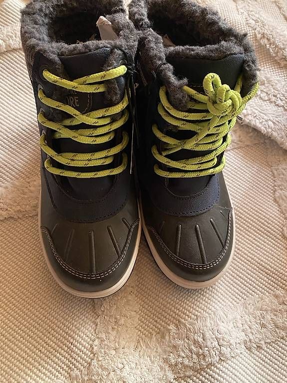 Schuhe für Jungen: Winter Schuhe  – Neu und originalverpackt aus Därstetten von yas_pb5r