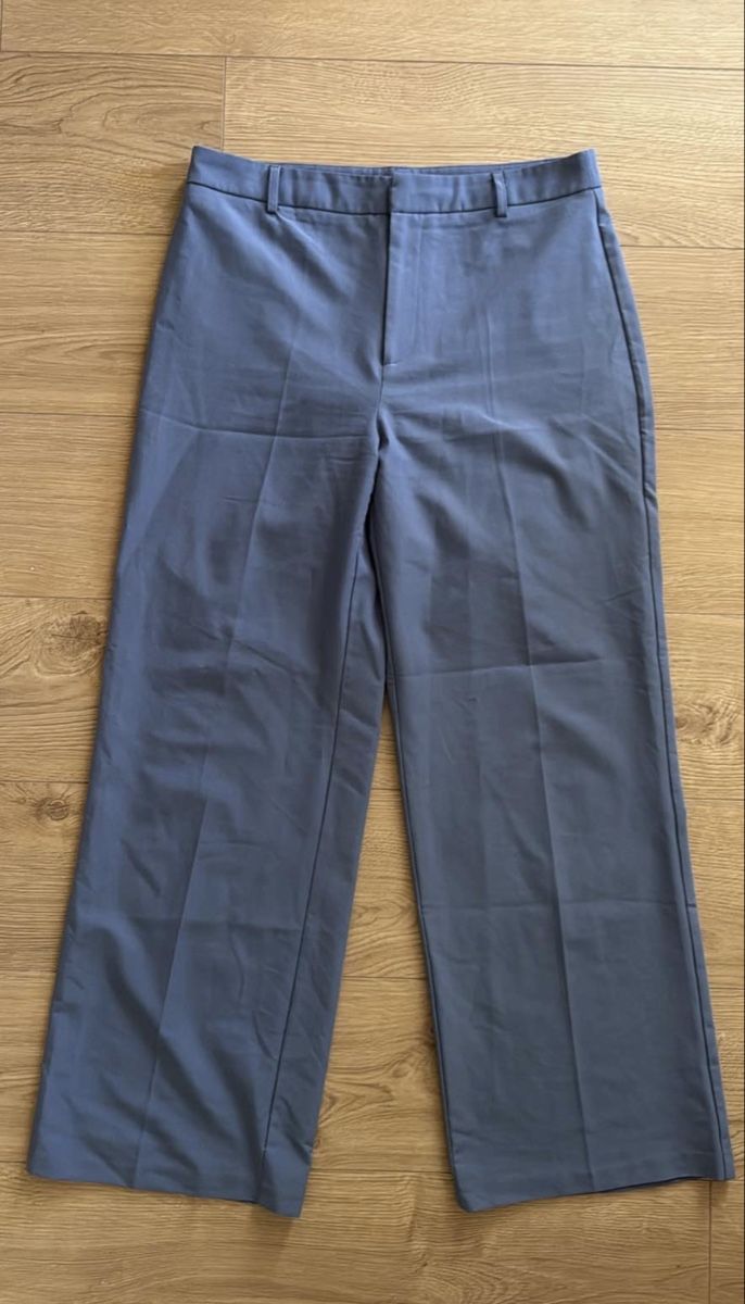 Stradivarius Pantaloni: Stradivarius - Pantalon bleu - taille 42 – Usato da Belmont-Lausanne venduto da Michelle_Srdr_ 1