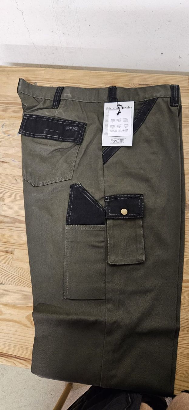 Pantaloni: Arbeits und Freizeithose leicht – Usato da Aeschiried venduto da Delta011