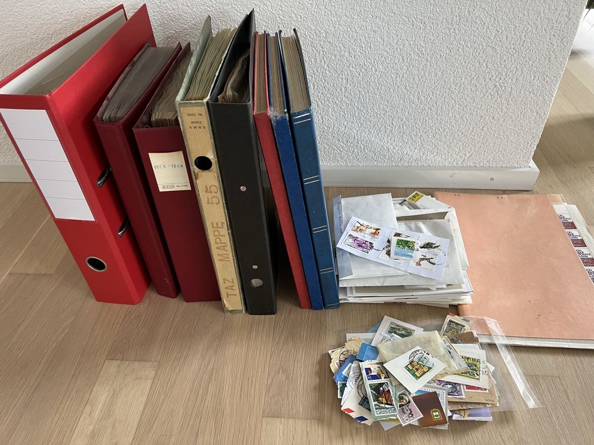 Tutti i francobolli: Kleiner Stöberposten Briefmarken ganze Welt – Usato da Braunau venduto da Desil2511