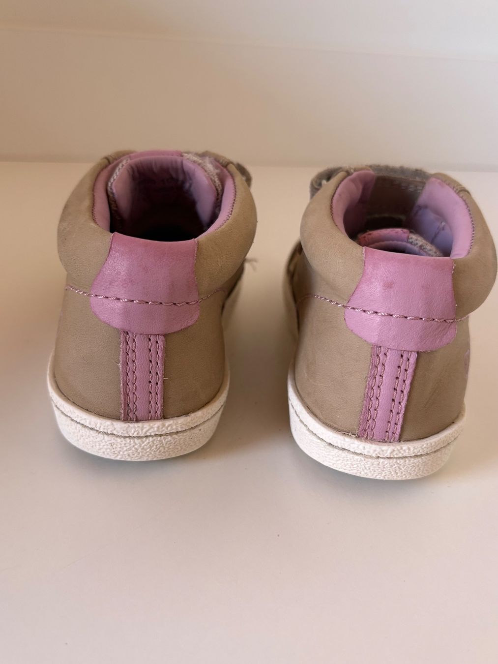 Elefanten Schuhe für Mädchen: Elefanten, Grösse 23, 22 – Gebraucht aus Plaffeien von kce_bj9r 2