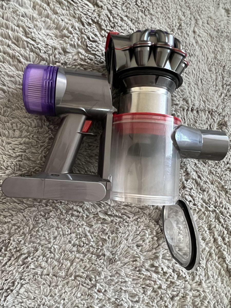 Dyson Aspirateurs & Accessoires: Dyson V8 Absolute ✅ batterie ✅ accessoires ✅ – D'occasion à Vauderens par Sah-C1995 4