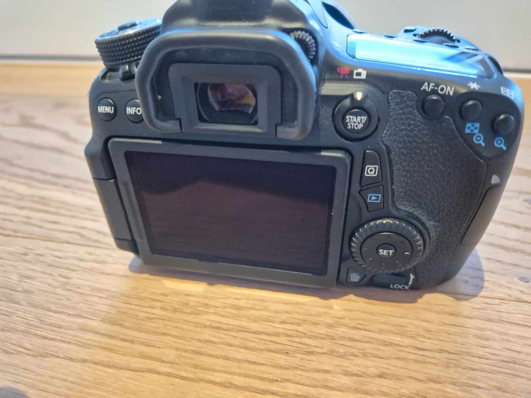 Canon Appareil photo: Canon EOS 70D mit 2 Objektiven und Blitz – D'occasion à Wil SG par black1963 3