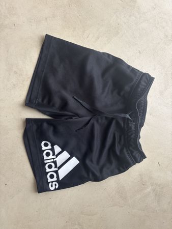 Adidas Shorts schwarz 116