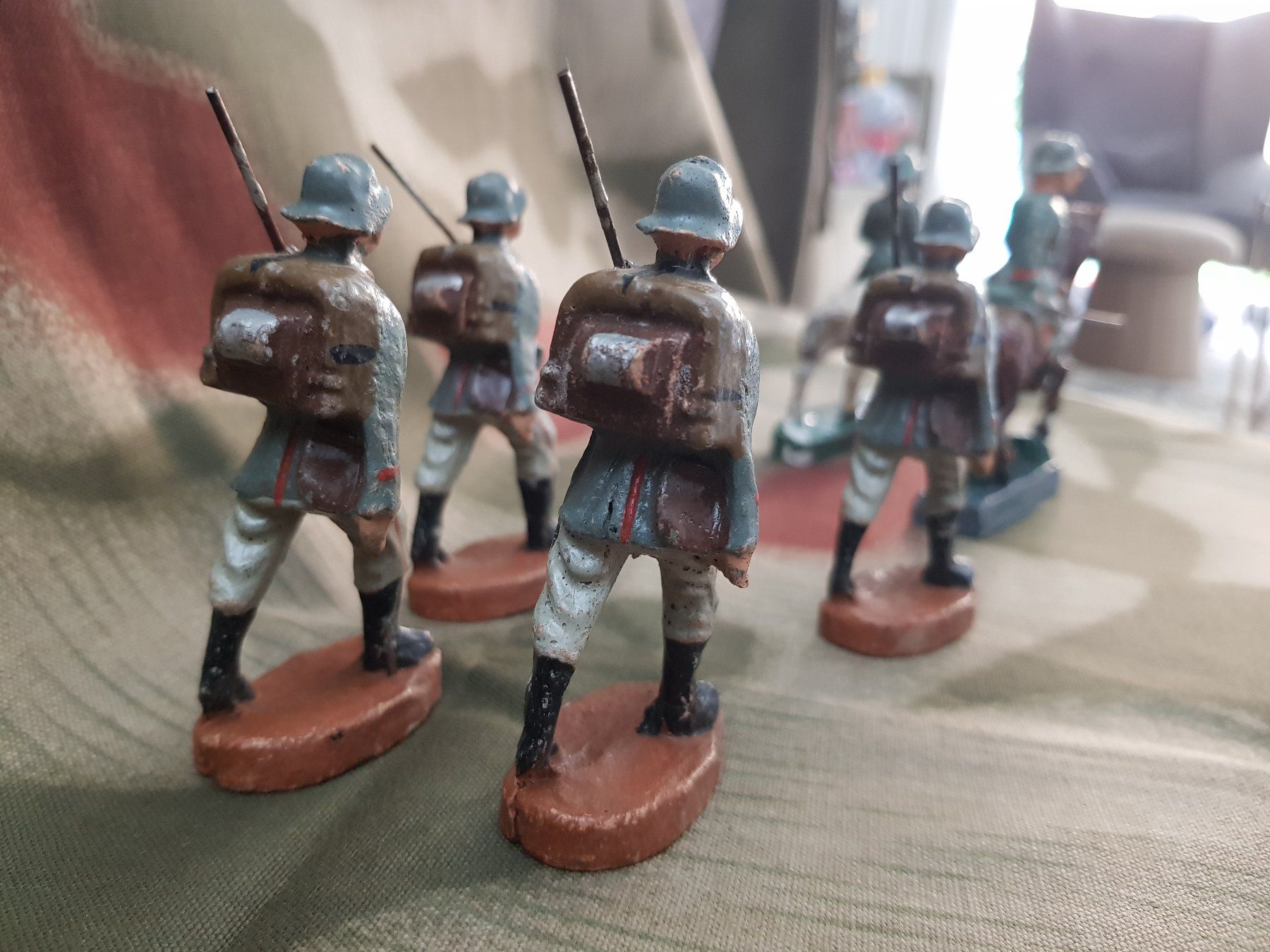 Figuren: Elastolin Parade Wehrmacht  Soldaten WW2 – Gebraucht aus Gutenswil von rolfsimmen31 4