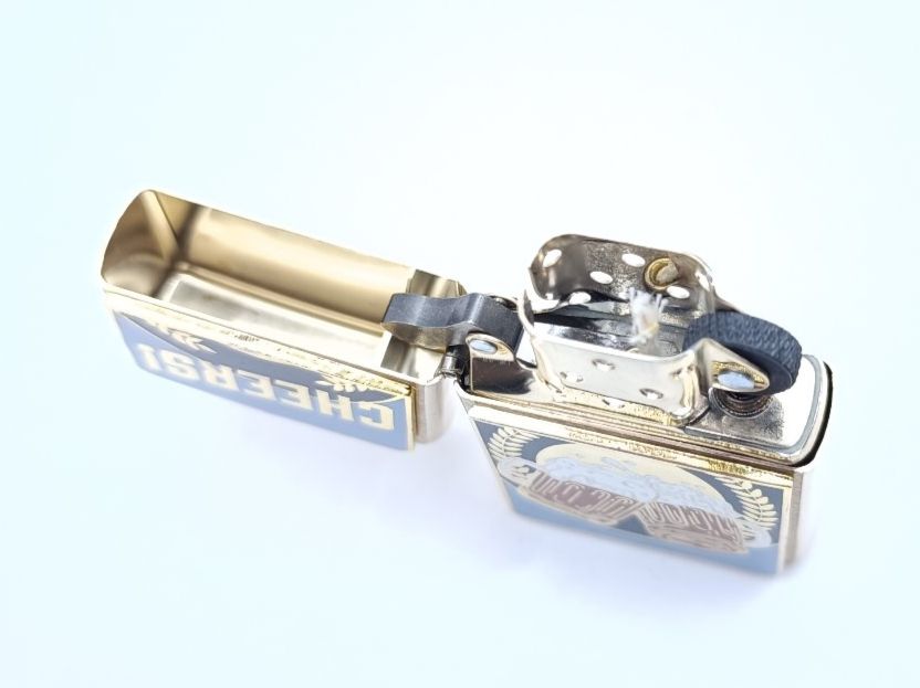 Zippo Accendini: ZIPPO Cheers Bier Emblem 2008115 – Nuovo e nell'imballaggio originale da Ennenda venduto da Benzinflamme 4