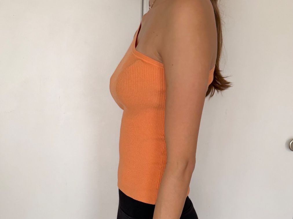 Kookai Tops: Haut asymétrique orange – Gebraucht aus Bottens von lal_plz7 3