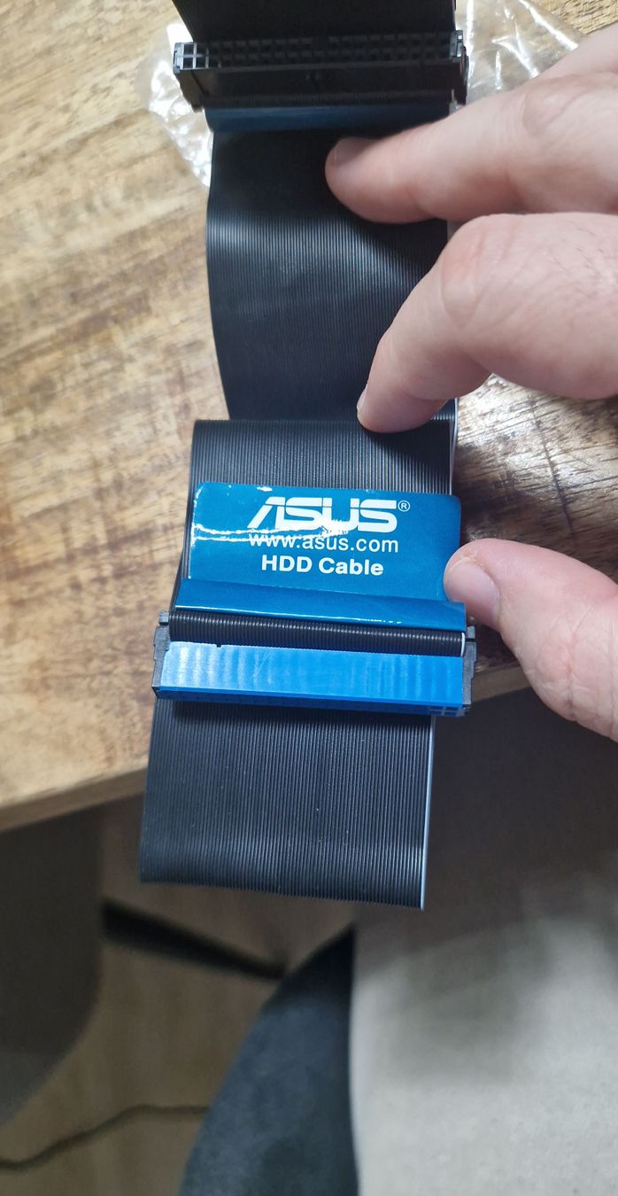 Unità & Adattatore: ASUS HDD Cable Flat Ribbon Adapter for Notebooks – Nuovo e nell'imballaggio originale da Niedergösgen venduto da shpenko 1