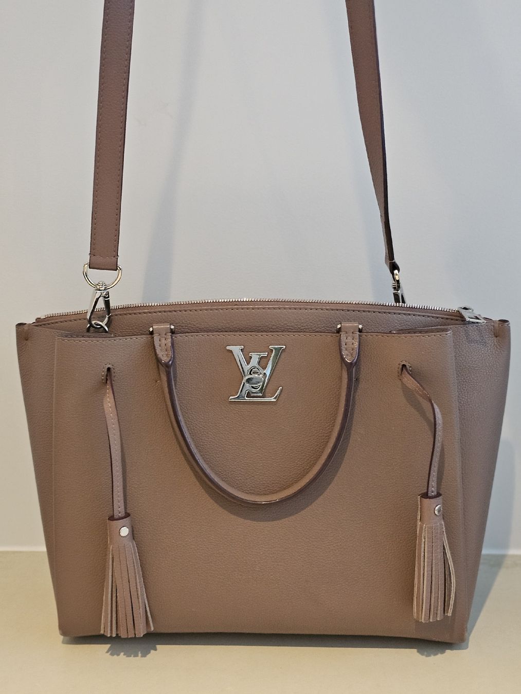 Louis Vuitton Borse da donna: Sac Louis Vuitton Lockmeto original – Usato da Courtepin venduto da mandy67 9