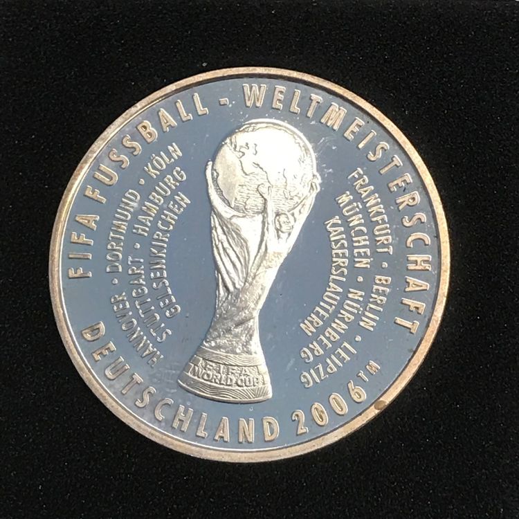 Médaille Commémorative FIFA Coupe Du Monde 2006 Allemagne - Champions