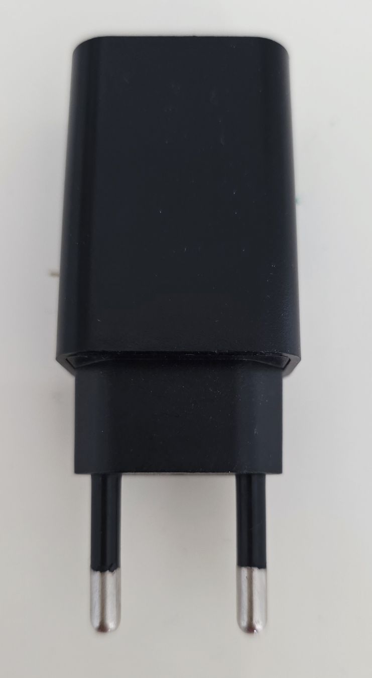 Accus & piles: USB Ladeadapter 220 volt neu – Neuf (Voir description) à wetzikon par Bestedienste