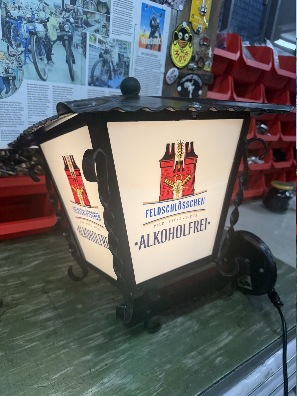 Lampade: Feldschlösschen Leuchtreklame aus Metall – Usato da Thun venduto da solex777