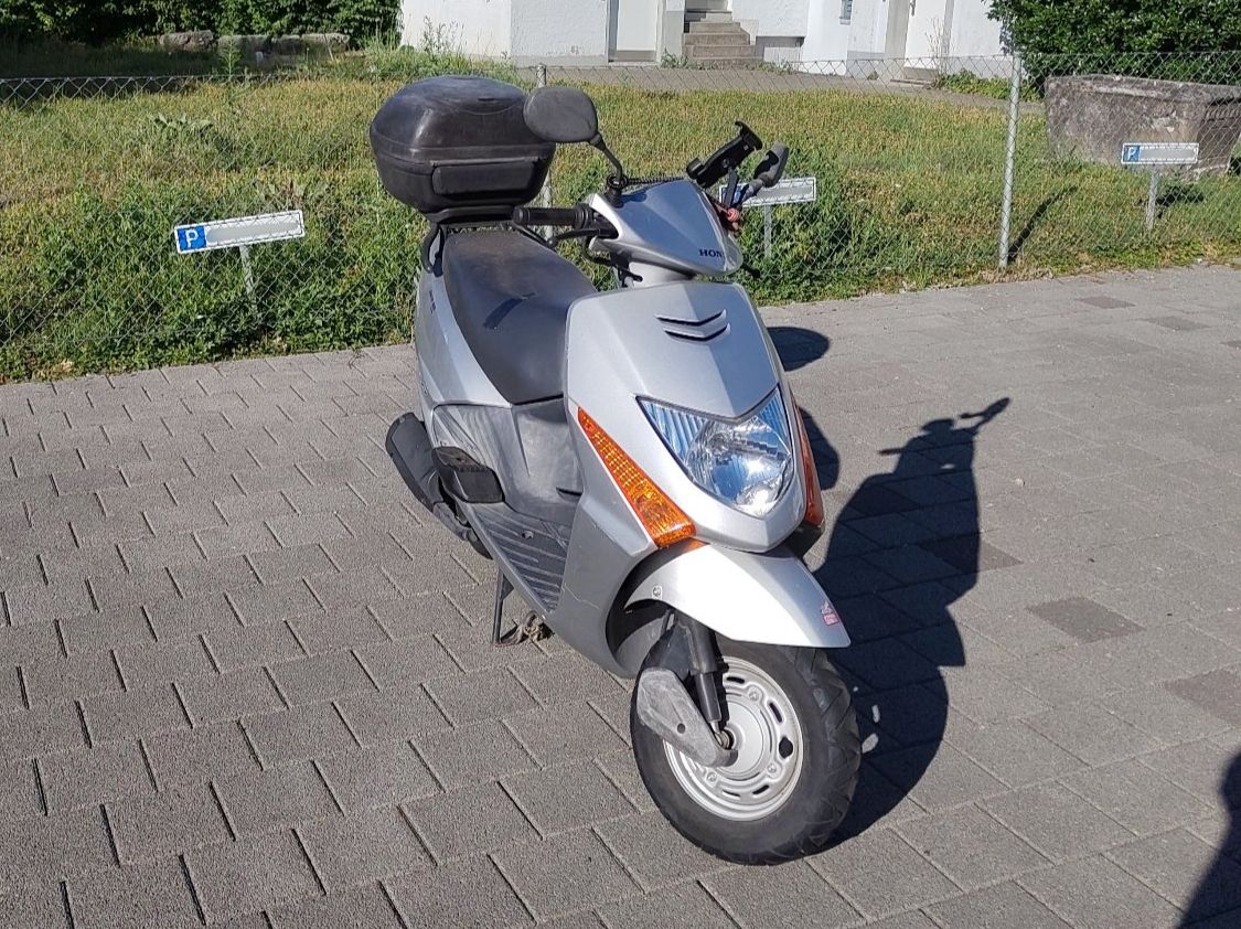 Honda Scooters: Honda LEAD 100 – Gebraucht aus Uetikon am See von noa_5vzd 1